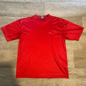 Men’s Red Tiny Nike Check T-Shirt Size Large.